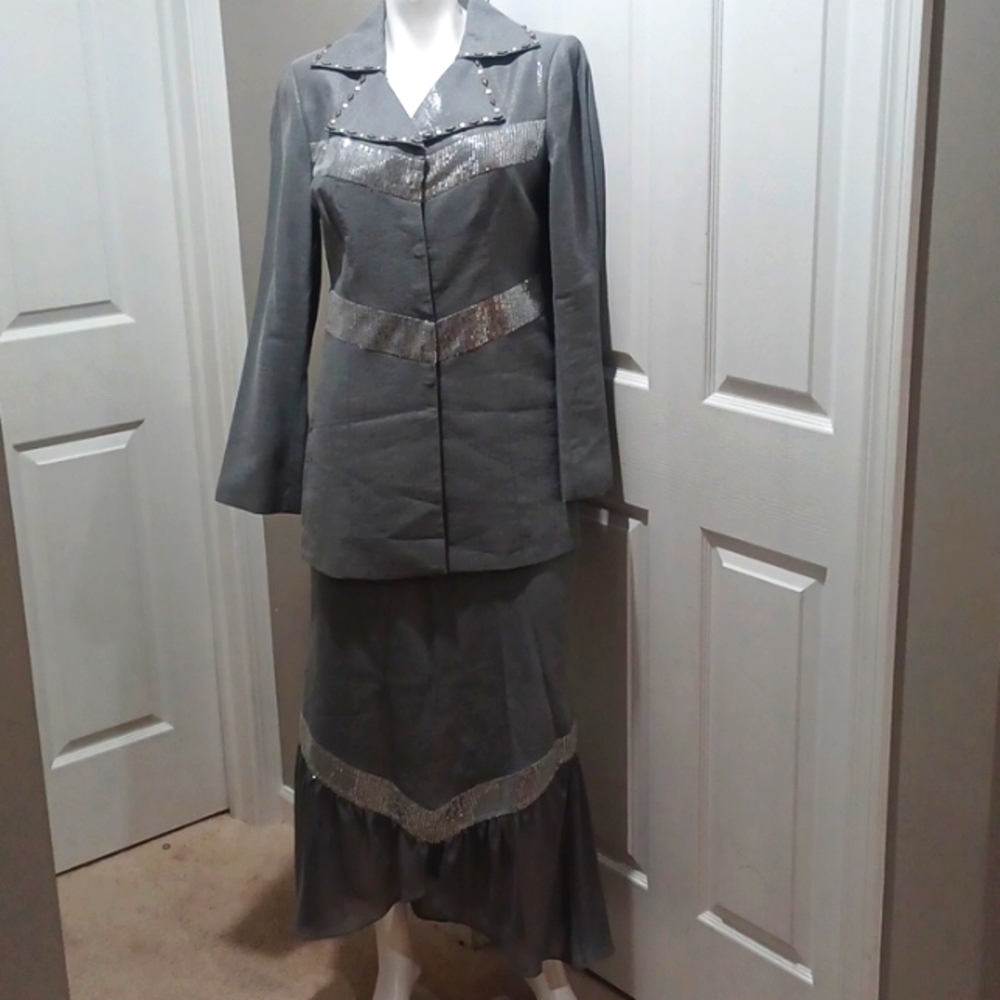 Lisa Rene Formal 2 PC. SKIRTSUIT SIZE 8